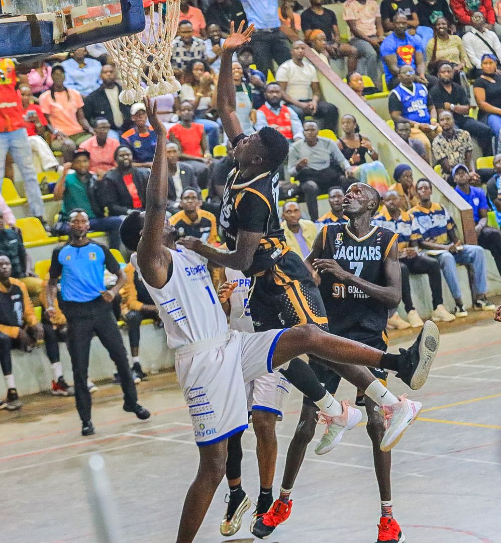 Champions Survive Scare as Oilers Edge Jaguars to Reach Semis