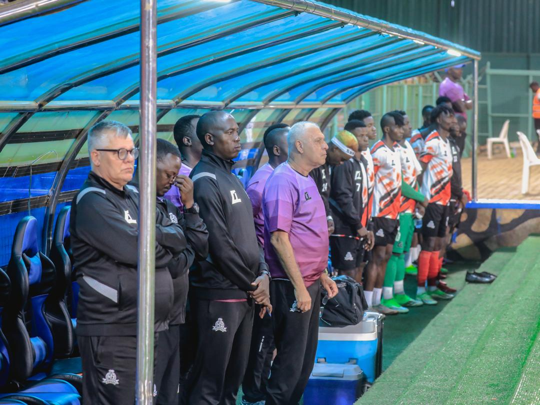 Minnaert Demands Ruthless Response as Vipers Seek to Reignite Title Push